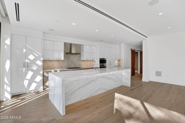 6587 N PALMERAIE Boulevard 1008, Paradise Valley, AZ 85253