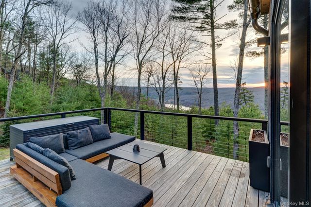 72 Eagle View Road, Narrowsburg, NY 12764