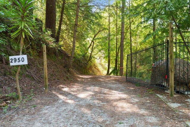 2950 Bear Canyon Road, Los Gatos, CA 95033