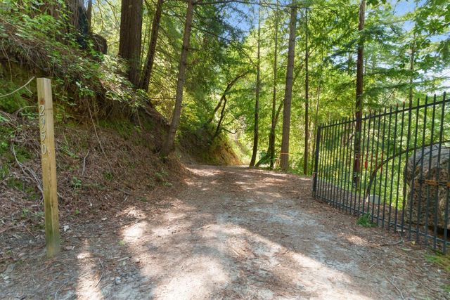 2950 Bear Canyon Road, Los Gatos, CA 95033