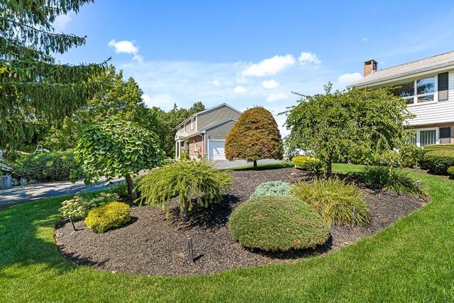 16 Cricklewood Drive, Stoneham, MA 02180