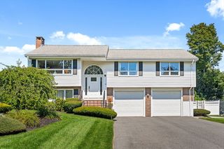 16 Cricklewood Drive, Stoneham, MA 02180