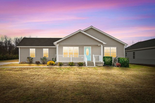 10718 Palmyra Rd, Oak Grove, KY 42262