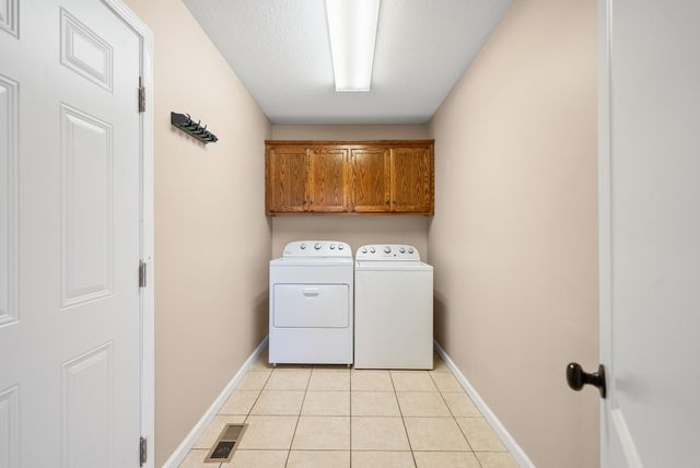 10718 Palmyra Rd, Oak Grove, KY 42262