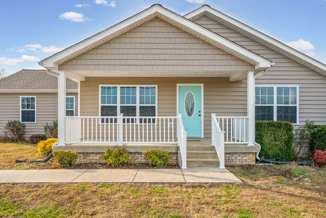 10718 Palmyra Rd, Oak Grove, KY 42262