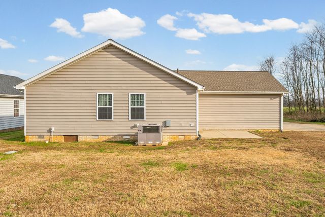 10718 Palmyra Rd, Oak Grove, KY 42262