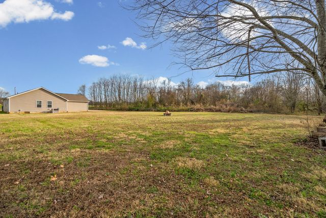 10718 Palmyra Rd, Oak Grove, KY 42262