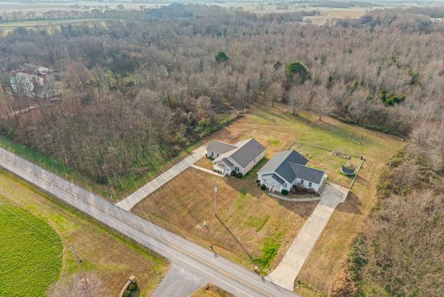 10718 Palmyra Rd, Oak Grove, KY 42262