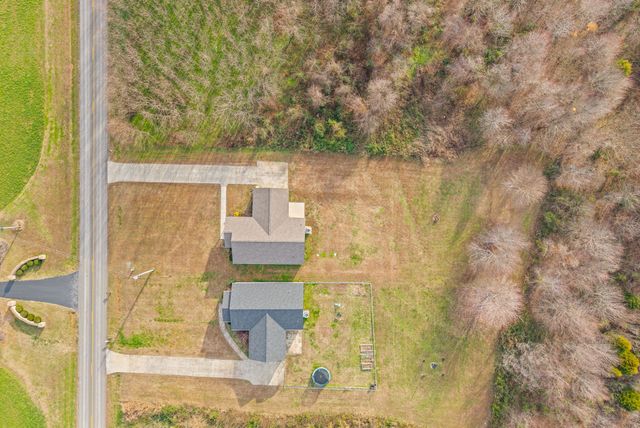 10718 Palmyra Rd, Oak Grove, KY 42262