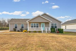 10718 Palmyra Rd, Oak Grove, KY 42262