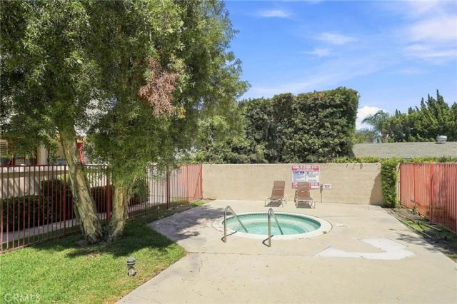 1665 E 68th 21, Long Beach, CA 90805