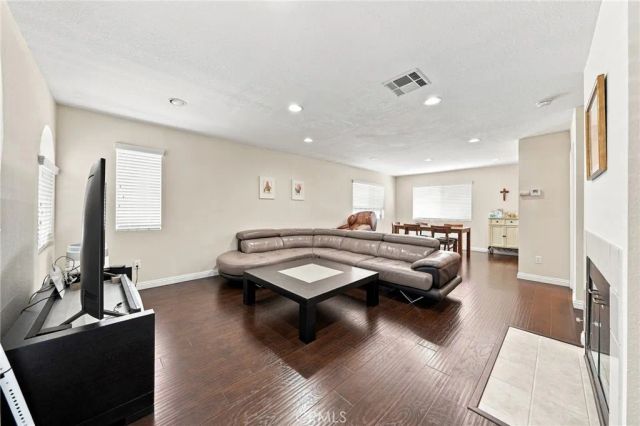 1665 E 68th 21, Long Beach, CA 90805