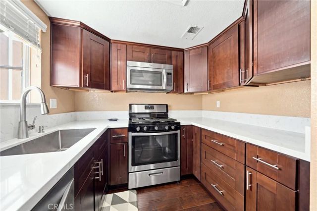 1665 E 68th 21, Long Beach, CA 90805