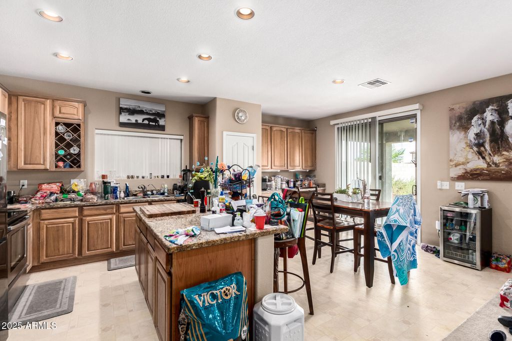 Image 16 of property listing at 25545 W NANCY Lane, Buckeye, AZ 85326