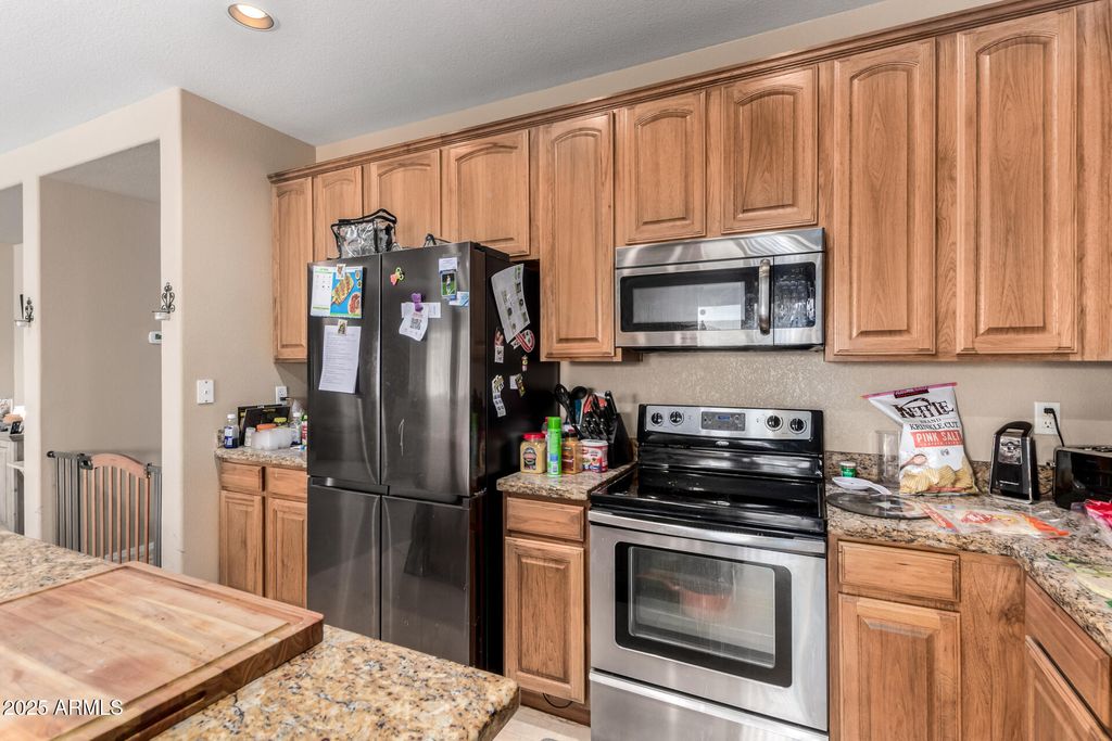 Image 17 of property listing at 25545 W NANCY Lane, Buckeye, AZ 85326