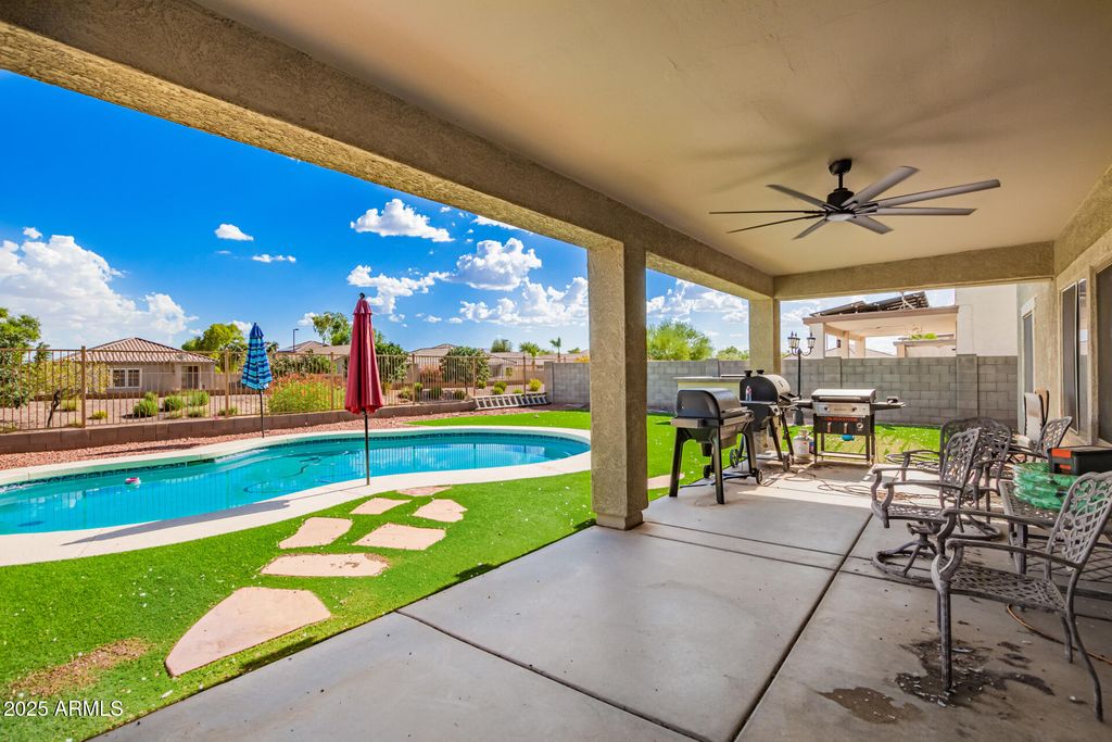 Image 39 of property listing at 25545 W NANCY Lane, Buckeye, AZ 85326