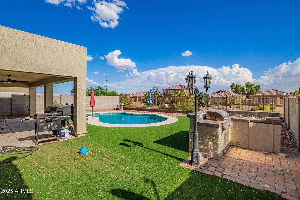 Image 42 of property listing at 25545 W NANCY Lane, Buckeye, AZ 85326