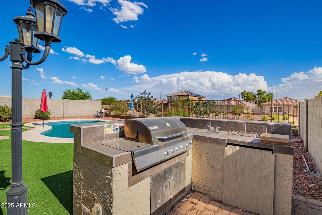 Image 43 of property listing at 25545 W NANCY Lane, Buckeye, AZ 85326