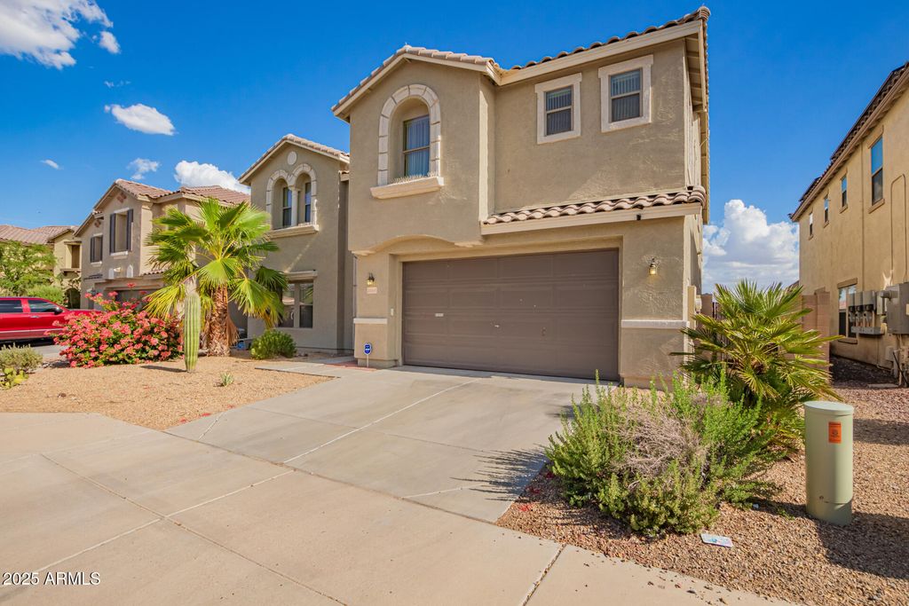 Image 5 of property listing at 25545 W NANCY Lane, Buckeye, AZ 85326