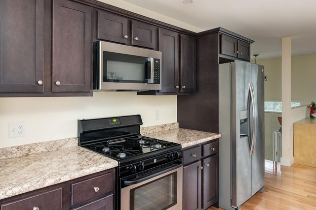 9 Jay Way, Rochester, NH 03868