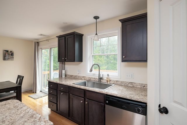 9 Jay Way, Rochester, NH 03868