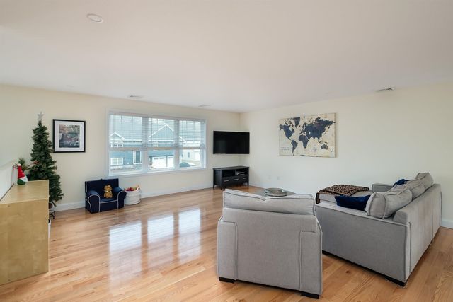 9 Jay Way, Rochester, NH 03868