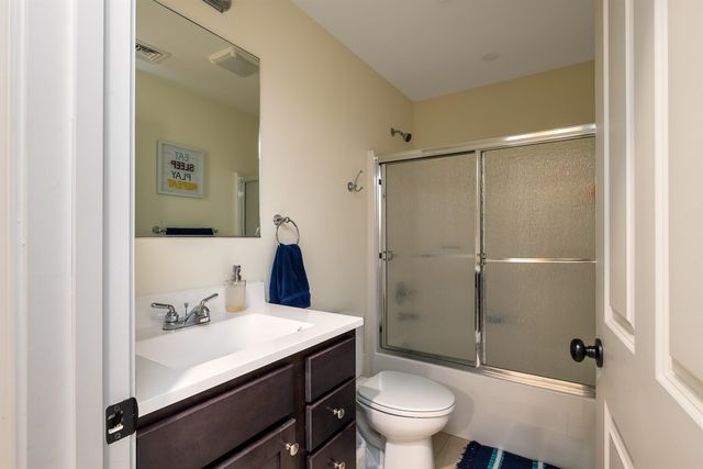 9 Jay Way, Rochester, NH 03868