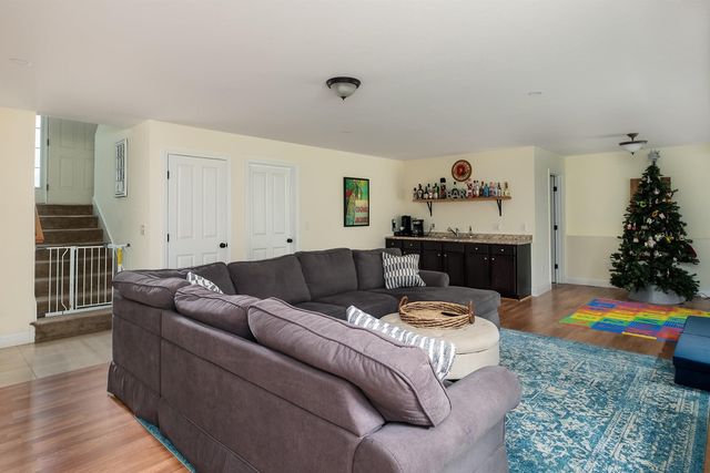 9 Jay Way, Rochester, NH 03868