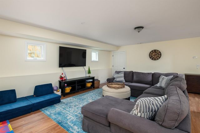 9 Jay Way, Rochester, NH 03868