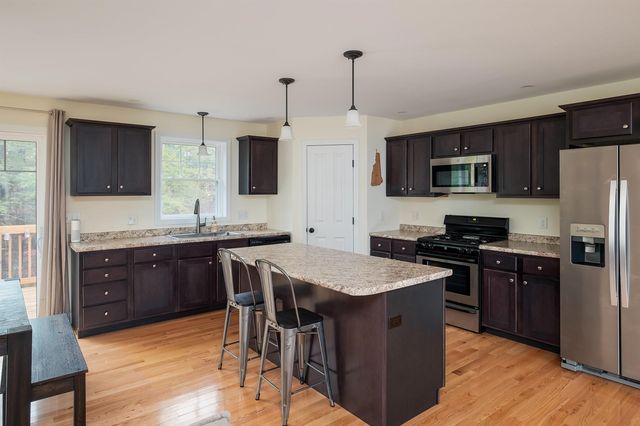 9 Jay Way, Rochester, NH 03868