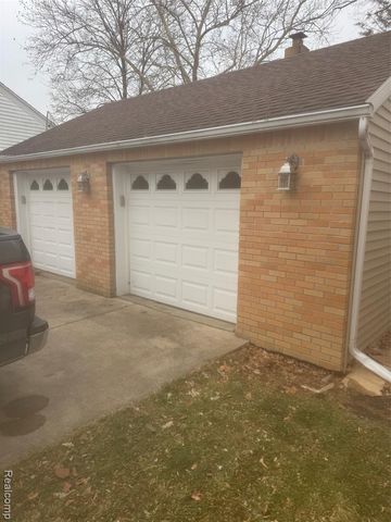 401 Richard Avenue, Lansing, MI 48917