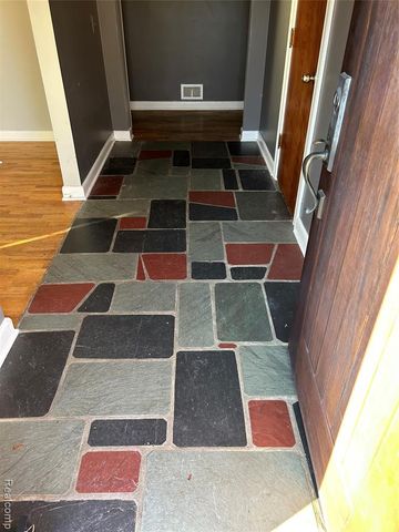 401 Richard Avenue, Lansing, MI 48917