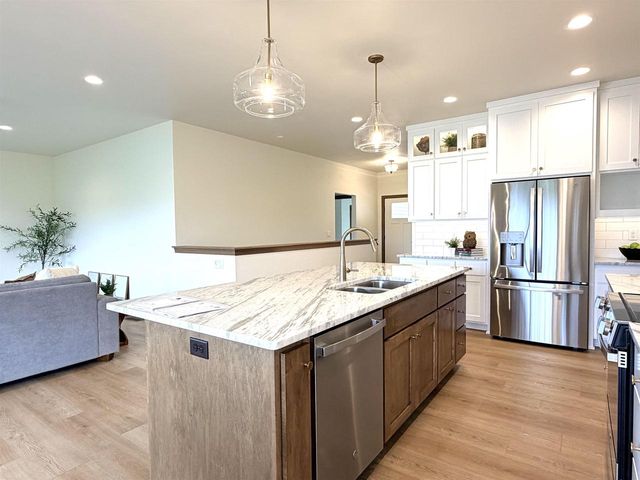 2146 AURRAILIA COURT, Green Bay, WI 54311