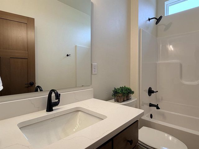 2146 AURRAILIA COURT, Green Bay, WI 54311