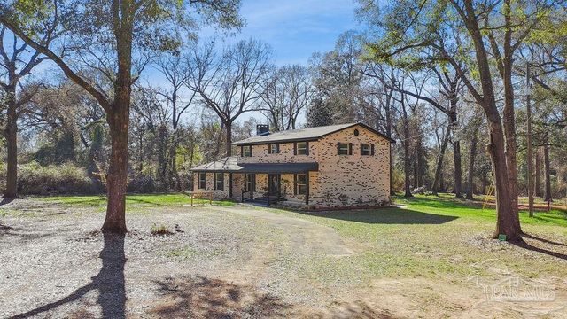 10841A Luker Way, Jay, FL 32565