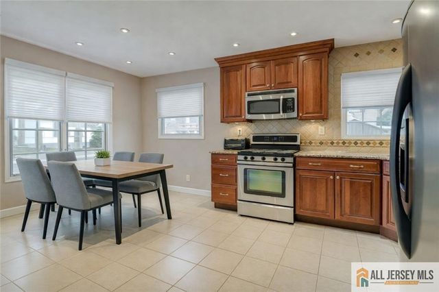 499 Old Stage Road, Spotswood, NJ 08884