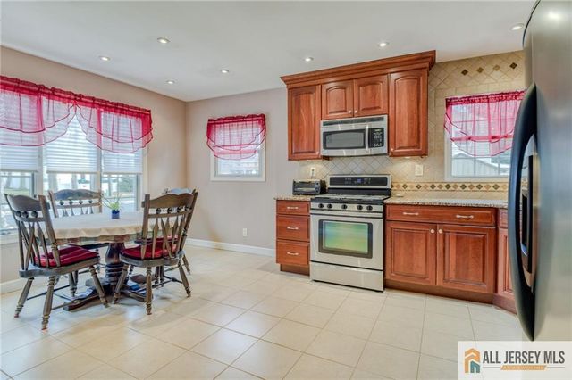 499 Old Stage Road, Spotswood, NJ 08884