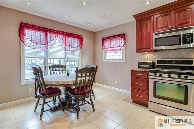 499 Old Stage Road, Spotswood, NJ 08884