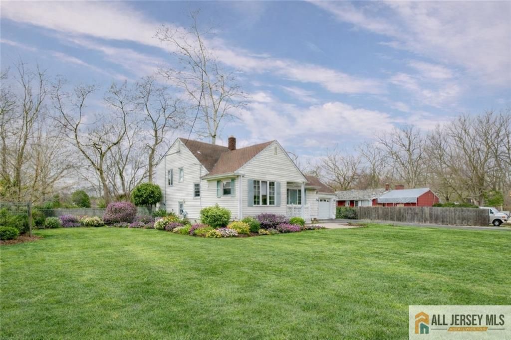 499 Old Stage Road, Spotswood, NJ 08884