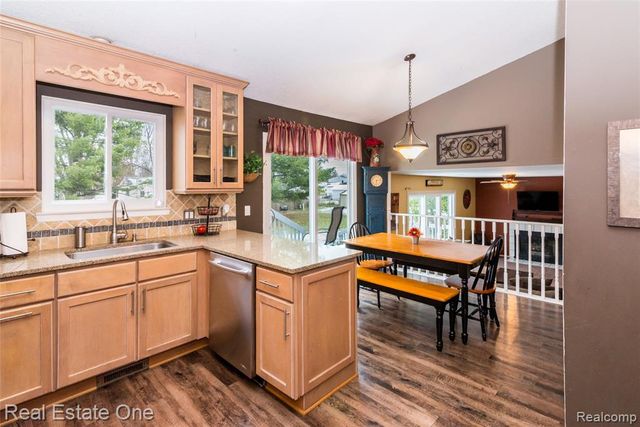 396 Princeton Drive, South Lyon, MI 48178