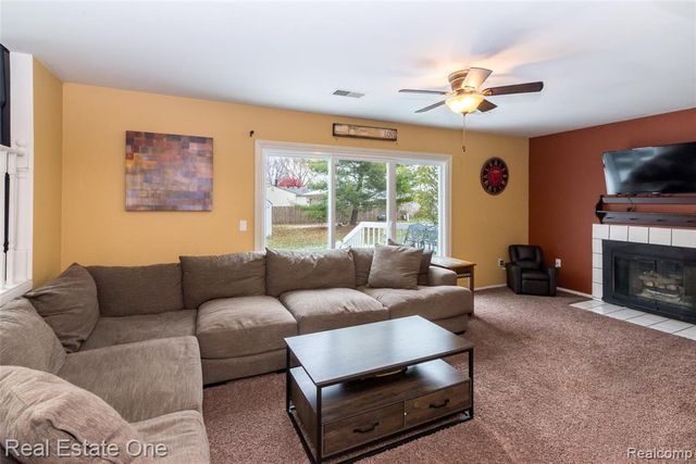 396 Princeton Drive, South Lyon, MI 48178