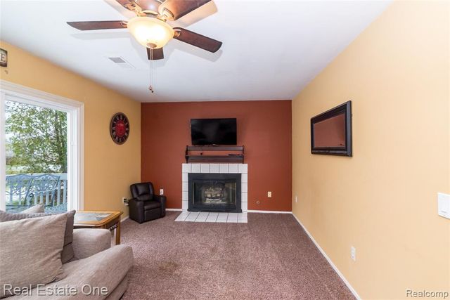 396 Princeton Drive, South Lyon, MI 48178