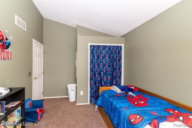 396 Princeton Drive, South Lyon, MI 48178