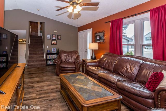 396 Princeton Drive, South Lyon, MI 48178