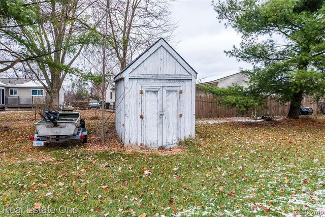 396 Princeton Drive, South Lyon, MI 48178