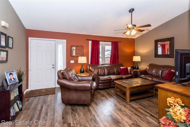 396 Princeton Drive, South Lyon, MI 48178