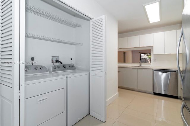 2911 N 33rd Ter, Hollywood, FL 33021