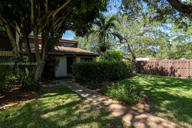 2911 N 33rd Ter, Hollywood, FL 33021