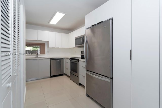 2911 N 33rd Ter, Hollywood, FL 33021