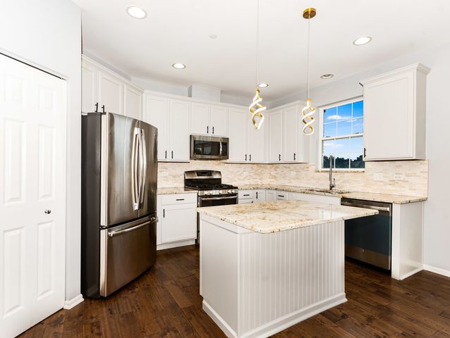 2807 Henley Lane, Naperville, IL 60540